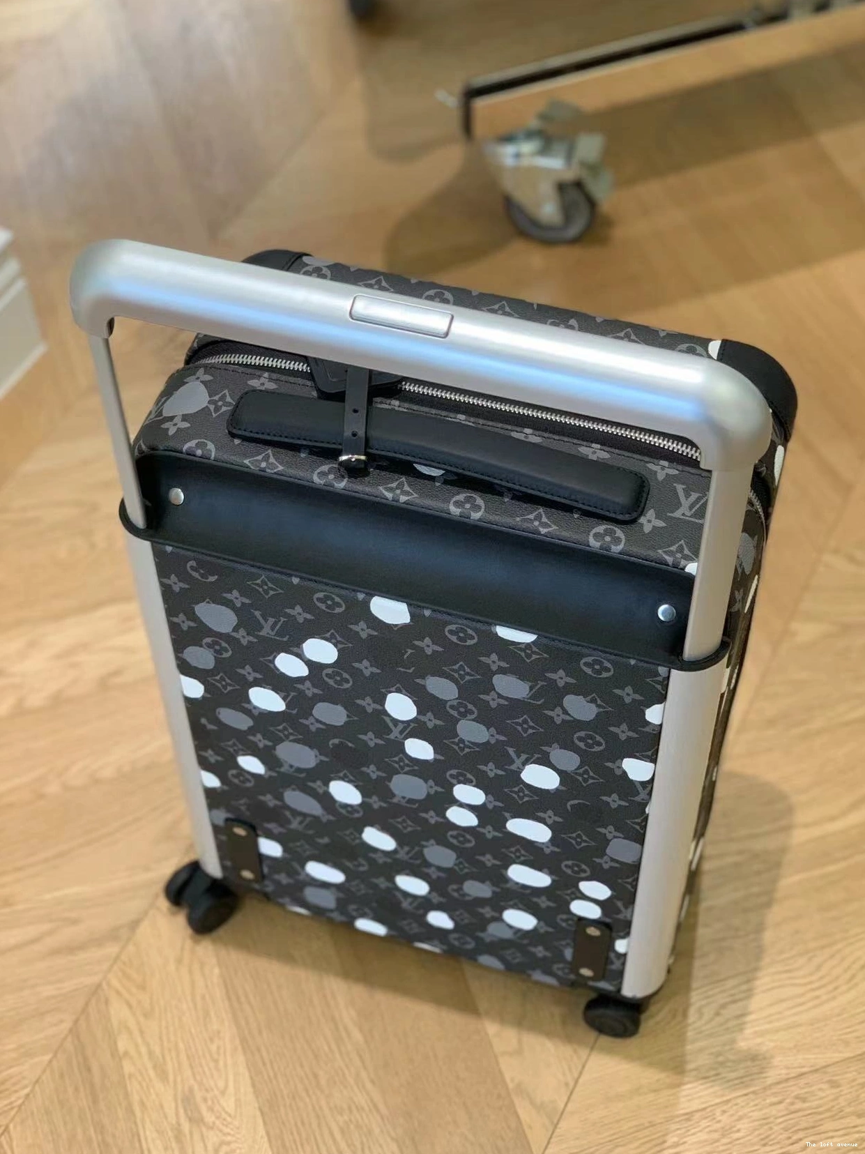 YAYOI 37L POLKADOT CUSTOM SUITCASE HORIZON 55 CABIN 0822